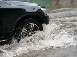 台風・大雨時のクルマに関する注意点