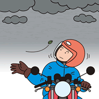 バイクで走行中は降雨と落雷に注意