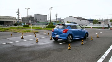 危険回避(実技講習会「ドライバーズセミナー 一般コース」)