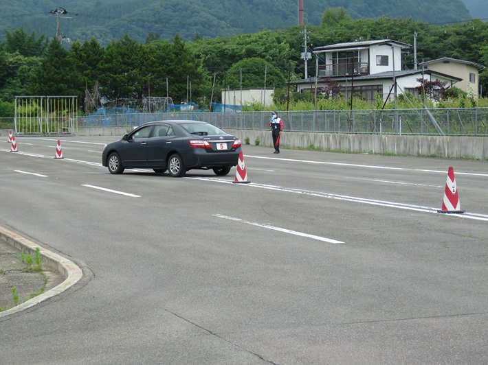 実技講習会：スラローム走行