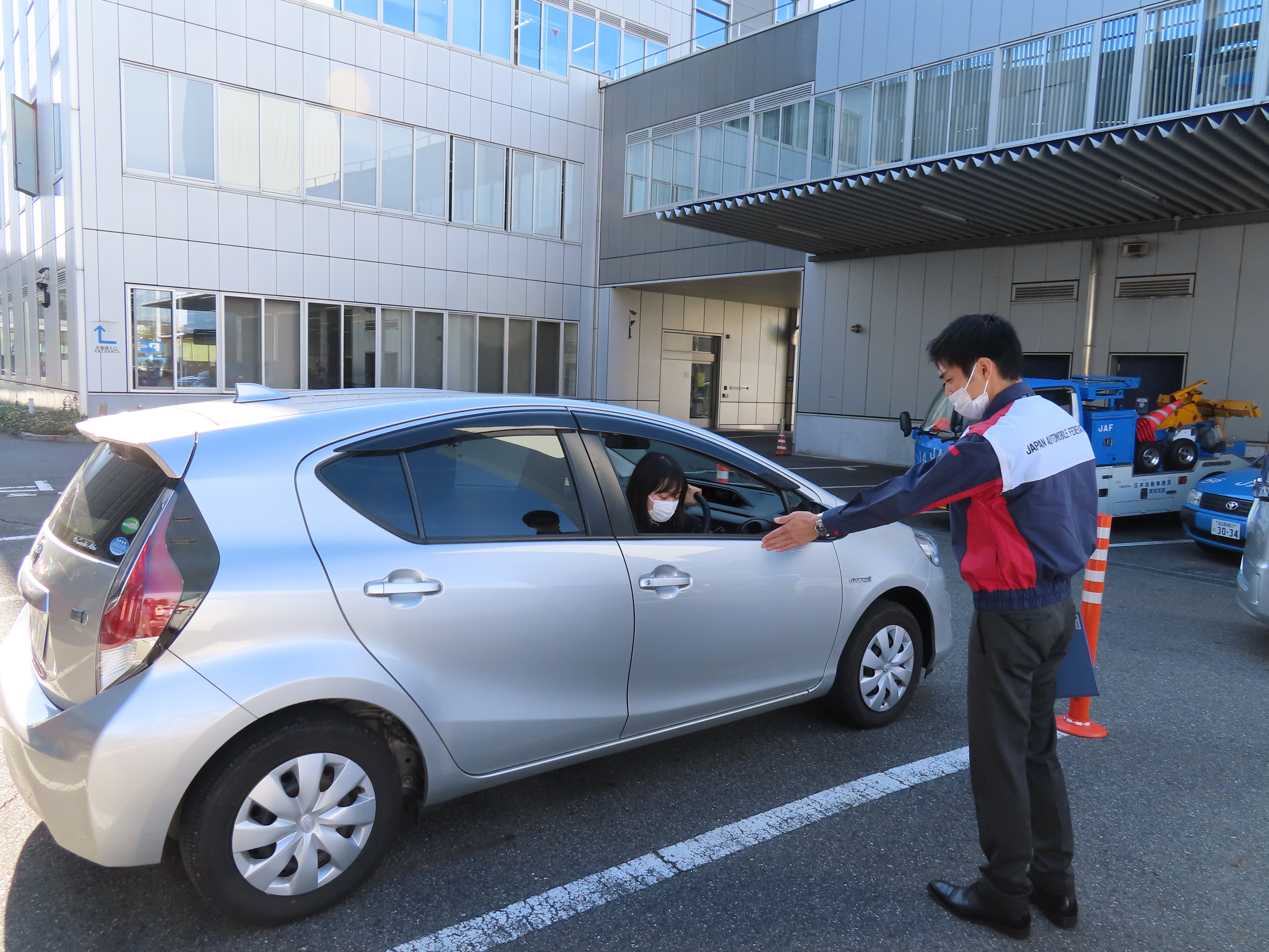 駐車のコツ 教えます 会員無料の車庫入れ講習会 Jaf