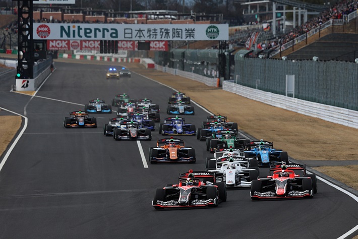 2024年JAF鈴鹿グランプリのスタートシーン