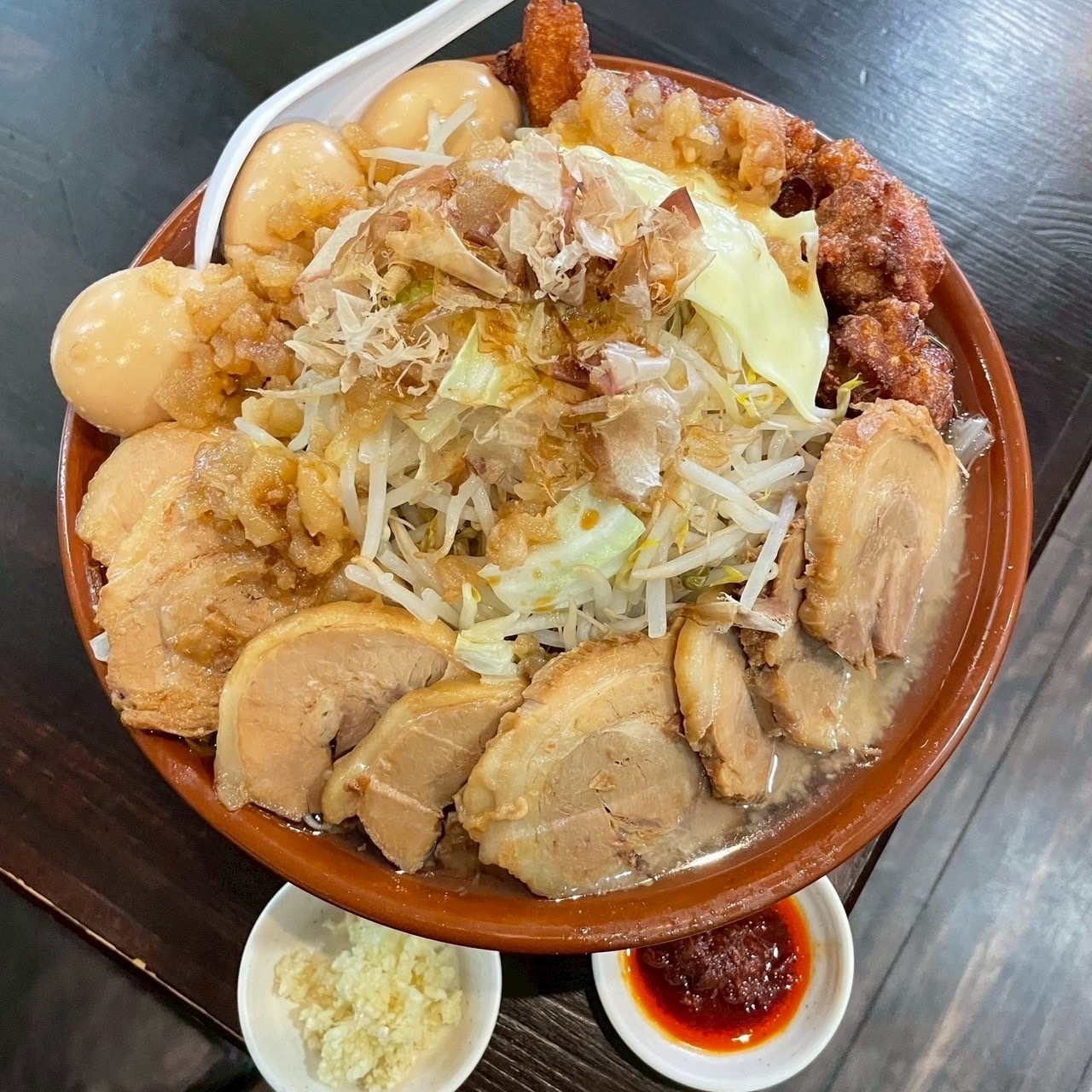 広島市本通】がっつり二郎系ラーメンが食べたいならここ！麺匠やま虎 | JAF